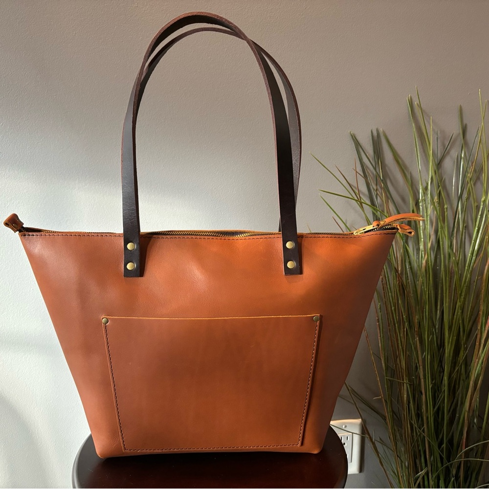 Portland Leather Goods large zippered tote, AP version. Honey color. BNNU.